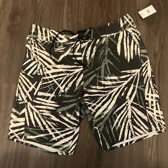 Volcom Other - NWT volcom board shorts size 33